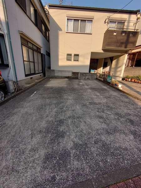 吉田ガレージ（1） 駐車場