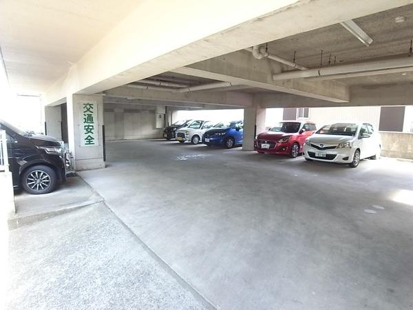 マイルーム梁川（304） 駐車場