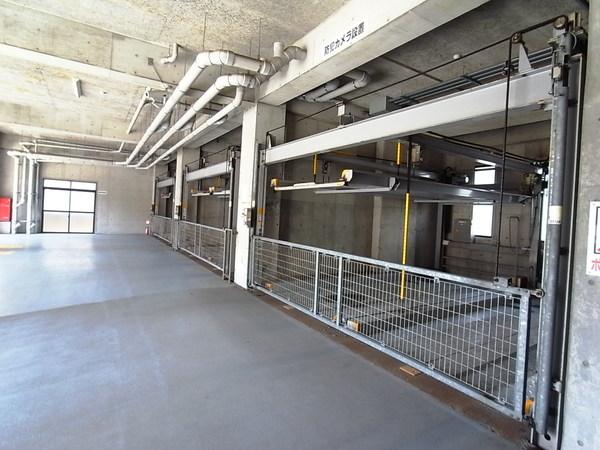 エクセレンス下屋敷Ⅱ（603） 駐車場