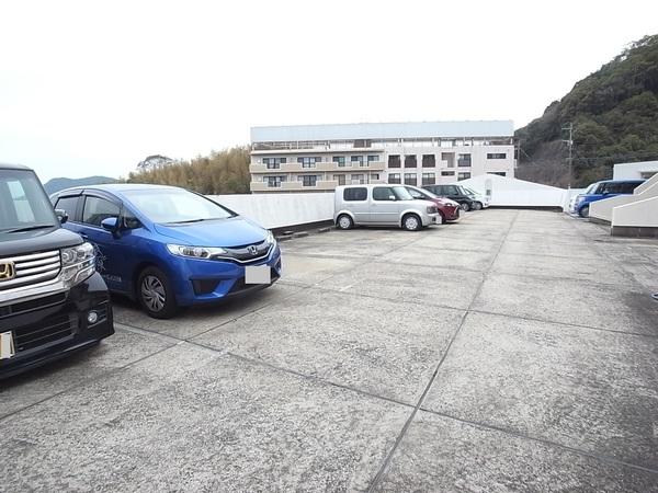 たなかハイツ（402） 駐車場