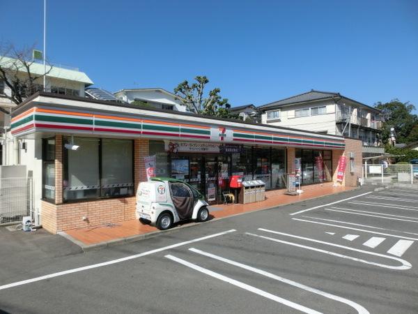 セブンイレブン長崎滑石6丁目店：223m