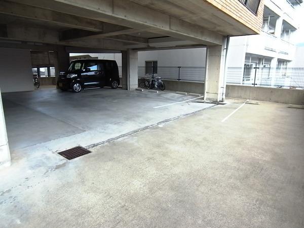 花杜（301） 駐車場
