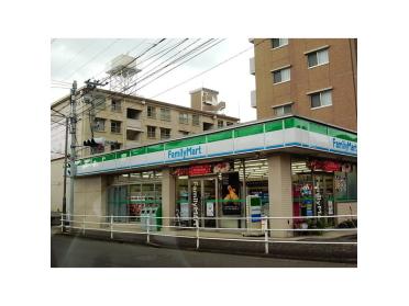 ファミリーマート長崎上大橋店：217m