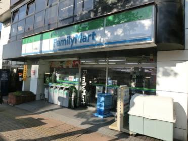 ファミリーマート蛍茶屋店：610m