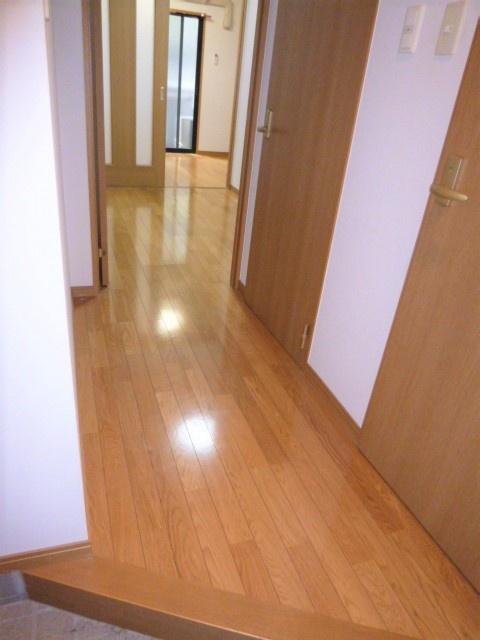 エススリーでじま（407） 玄関