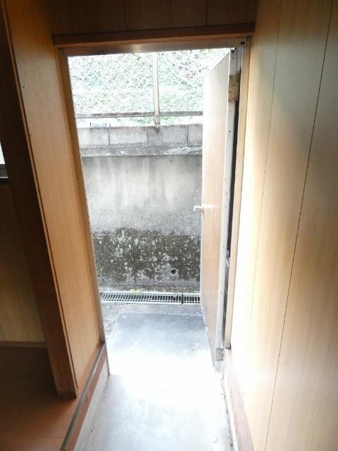 立山5丁目貸家（1-2） 玄関