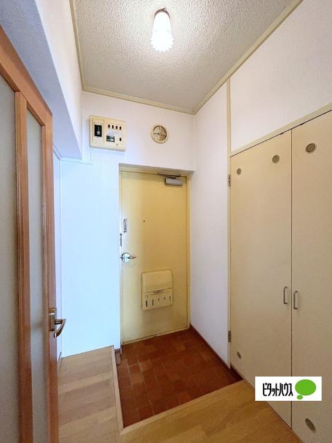 松八ビル（303） 玄関