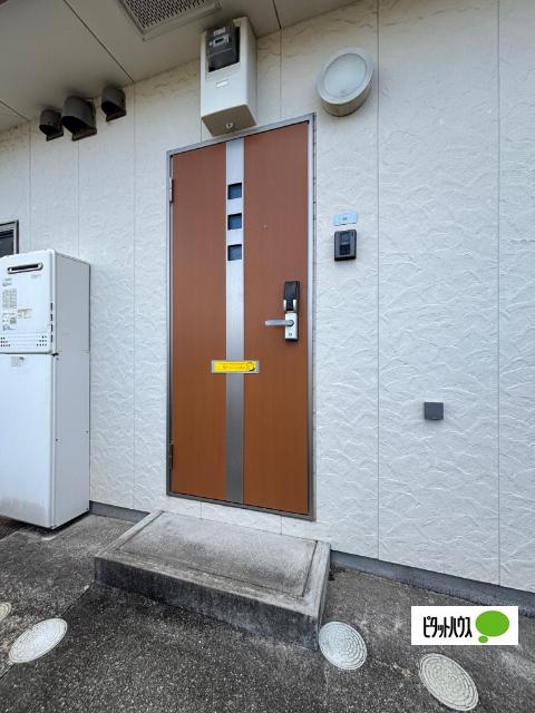 ボーンジュエーリ（102） 玄関