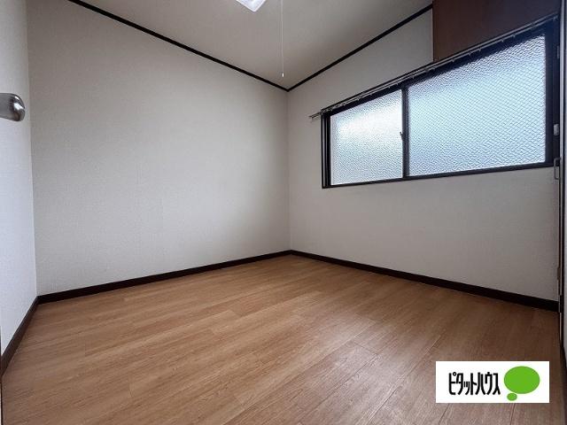 ロイヤル片渕（301） 室内