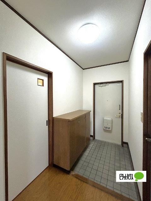 エクセレンス下屋敷（303） 玄関