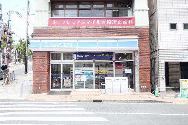 ローソンセントポール通店：330m