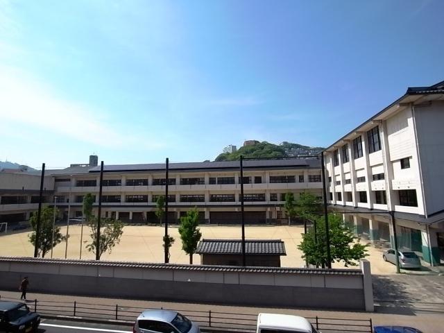 長崎市立桜町小学校：444m