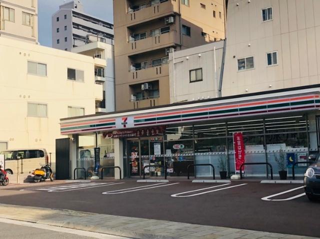 セブンイレブン長崎麹屋町店：331m