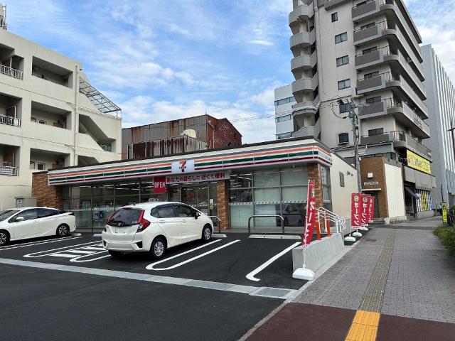 セブンイレブン長崎御船蔵町店：103m