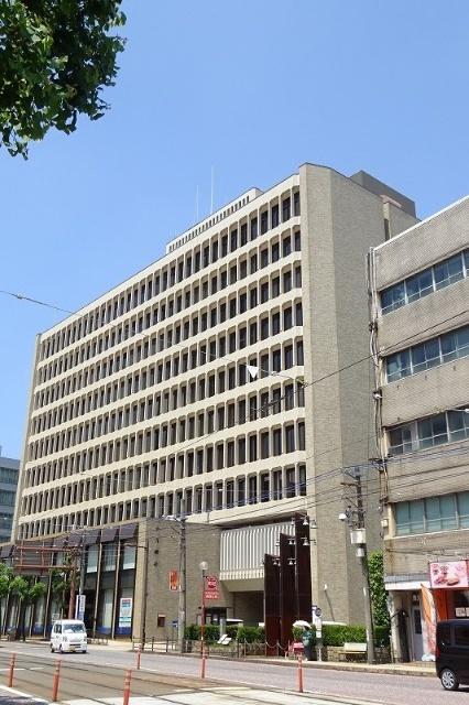 十八親和銀行本店営業部：471m