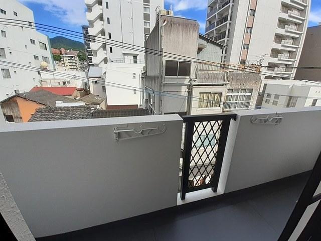 ブランドール大井手（402） バルコニー