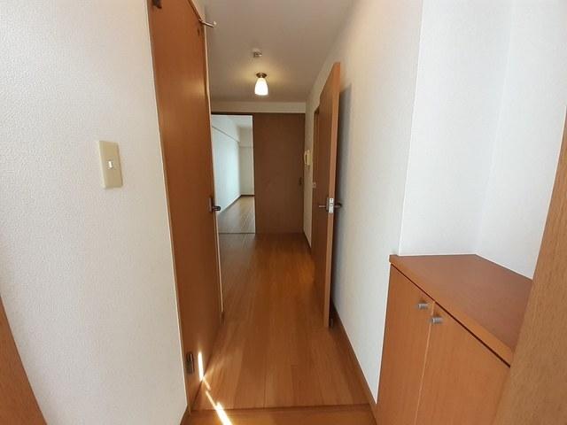 ブランドール大井手（402） 玄関