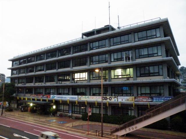 長崎市役所：190m