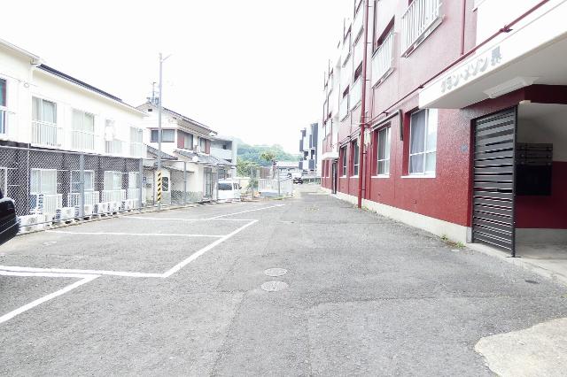 グラン・メゾン界（102） 駐車場