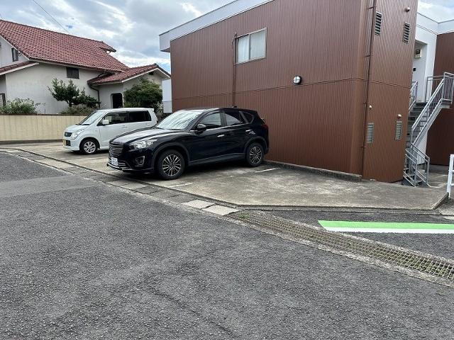 アパートメントABE（103） 駐車場