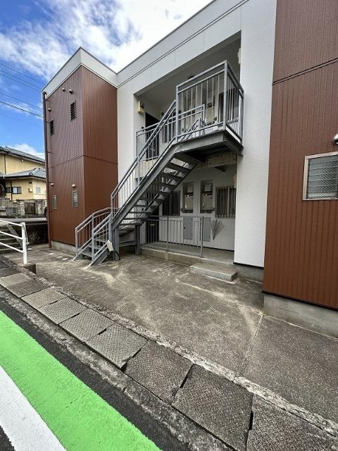 アパートメントABE（103） エントランス