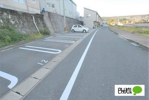 ディアコートＴＲＹ（102） 駐車場