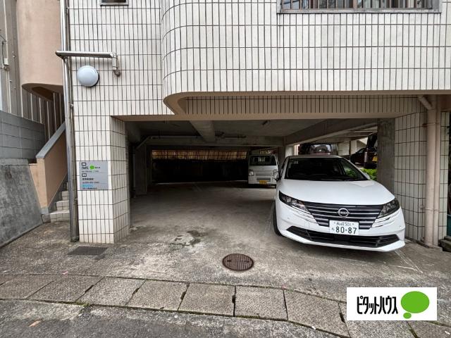 山崎ビル（202） 駐車場