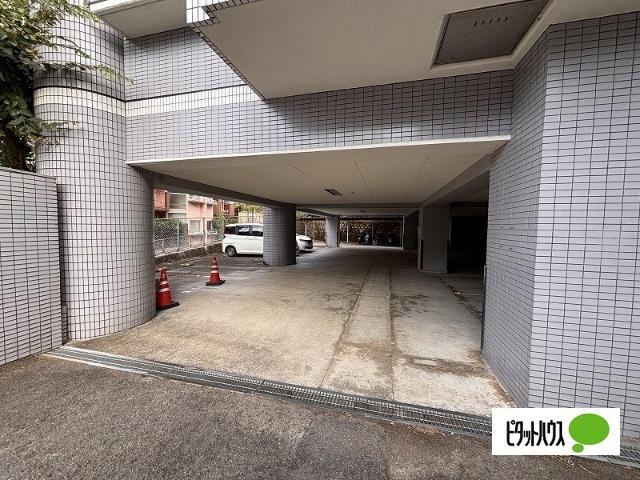 ラ・レジダンス・ド・シャルール（310） 駐車場