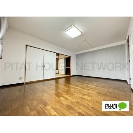 ５F　室内