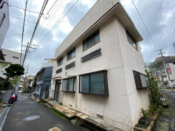 商業地域で利便性が良く生活しやすい立地です。