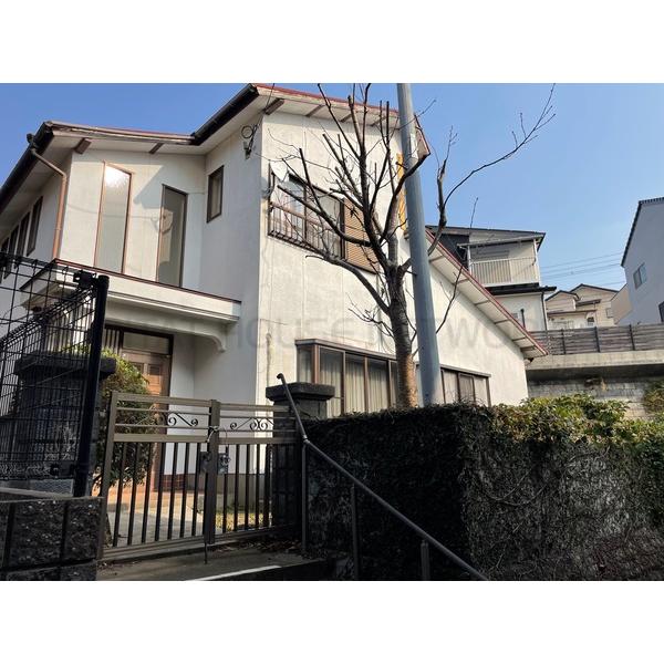 敷地７４坪。木造２階建ての上物付き