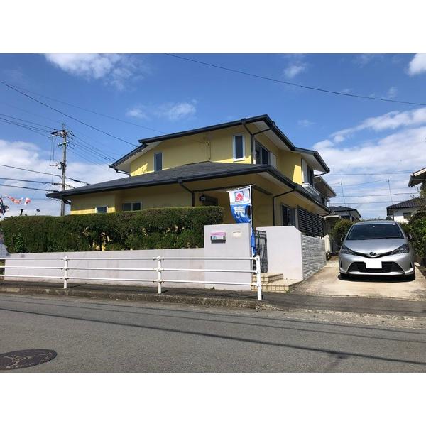 積水ハウス施工の２階建ての邸宅です。