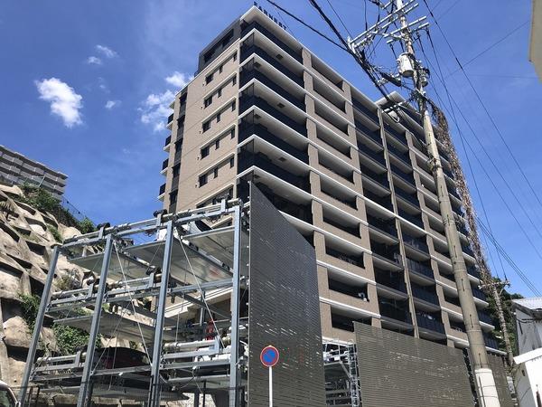 築浅マンション☆　陽当たりの良い１３階建ての分譲マンションです。