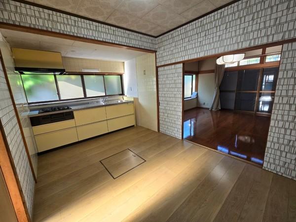 辻町中古戸建 リビング