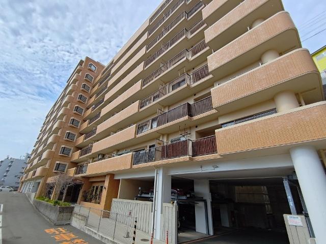 全戸陽が当たるような造りの建物は採光が良く見晴らしも良いです。