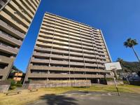 住環境良好で幅広い年代の方に人気のマンションです☆