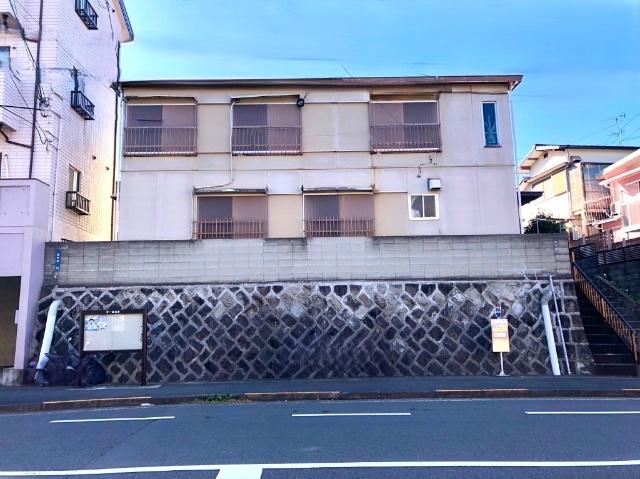 軽量鉄骨造２階建ての邸宅です。
