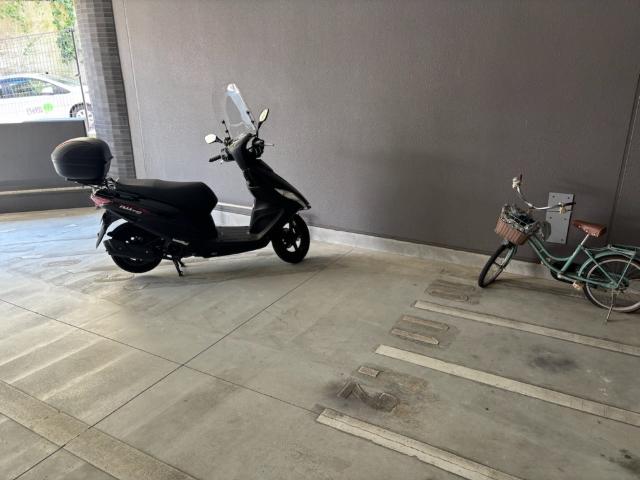 バイク置き場・駐輪場