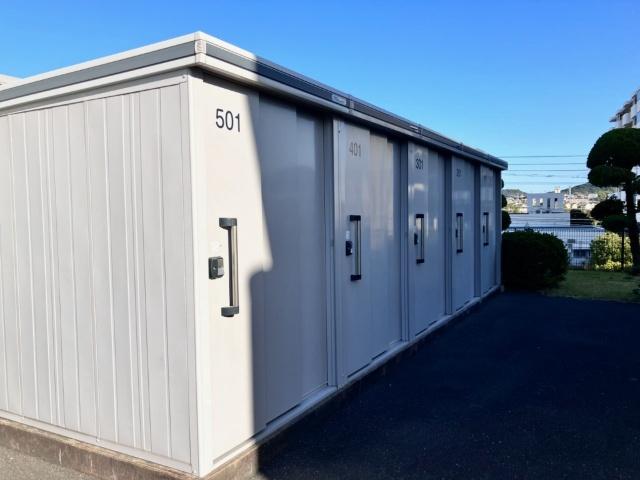 専用の倉庫がございます。