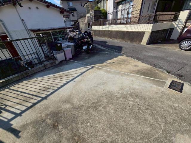 大手1丁目戸建 駐車場