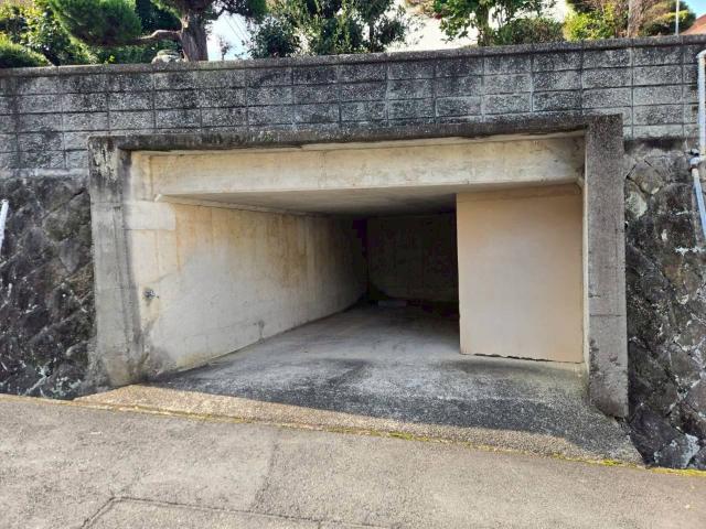 堀車庫内倉庫あり。撤去すれば軽2台可