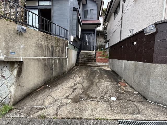 大手2丁目戸建 駐車場