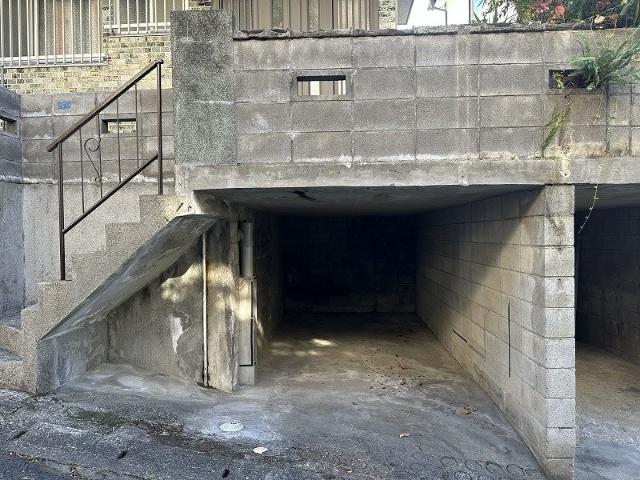 大手2丁目戸建 駐車場