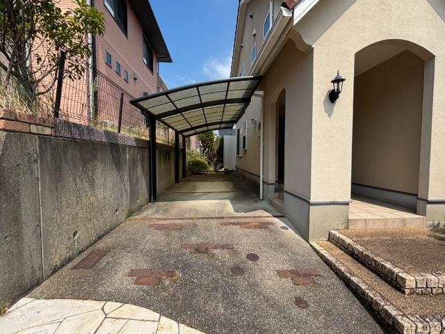 みなと坂1丁目戸建 駐車場
