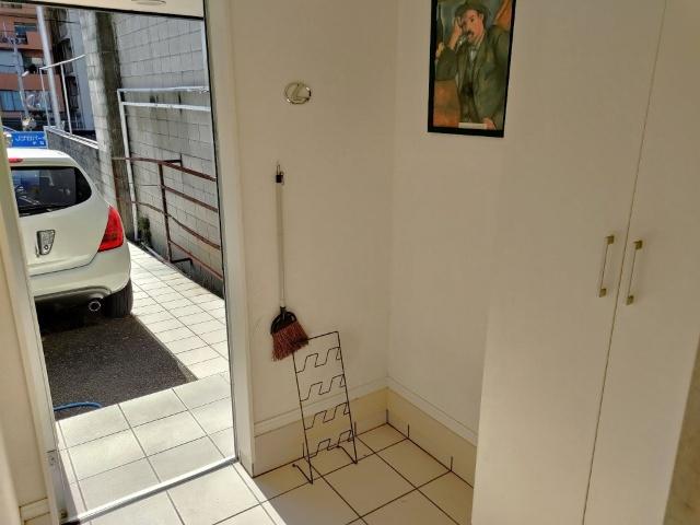 炉粕町戸建 玄関