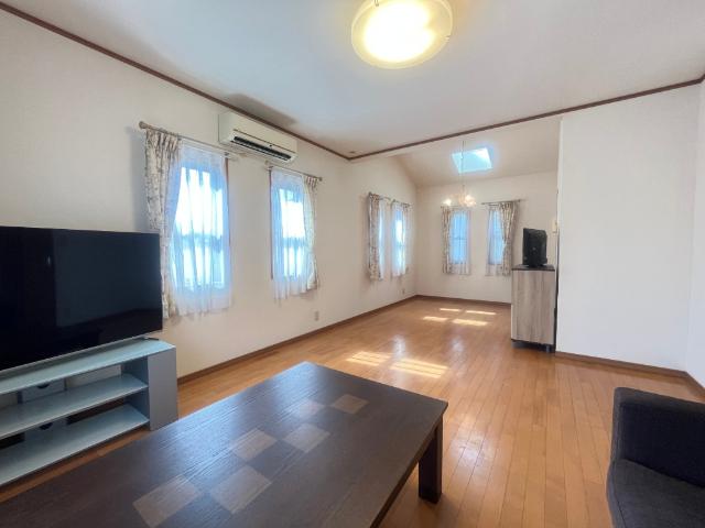 豊洋台1丁目戸建 リビング