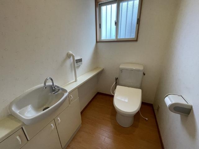 三原2丁目戸建 トイレ