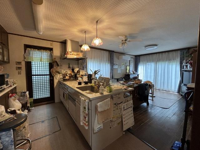 彦見町戸建 リビング