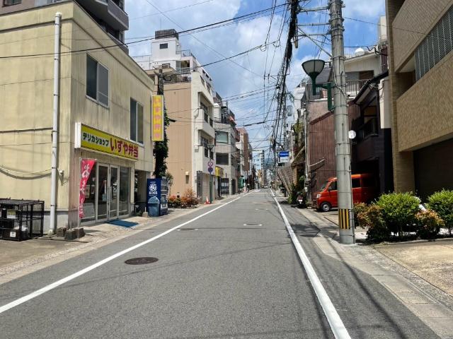 トーカンマンション麹屋町 前面道路含む現地写真