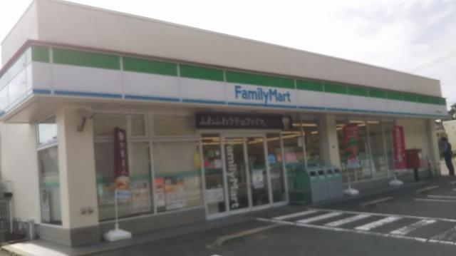 ファミリーマート長崎小江原店